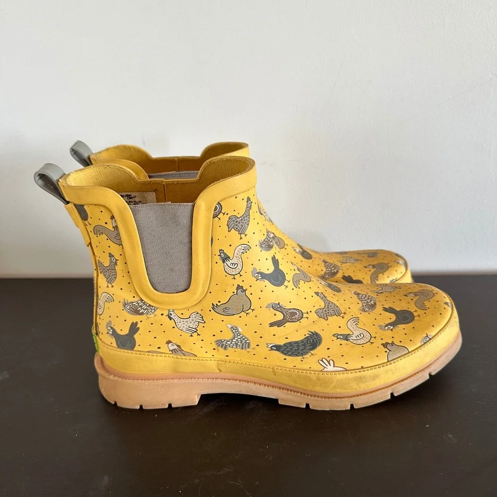 Western Chief Hen Frenzy Chelsea Yellow Chicken Print Rain Garden Boots Womens 9